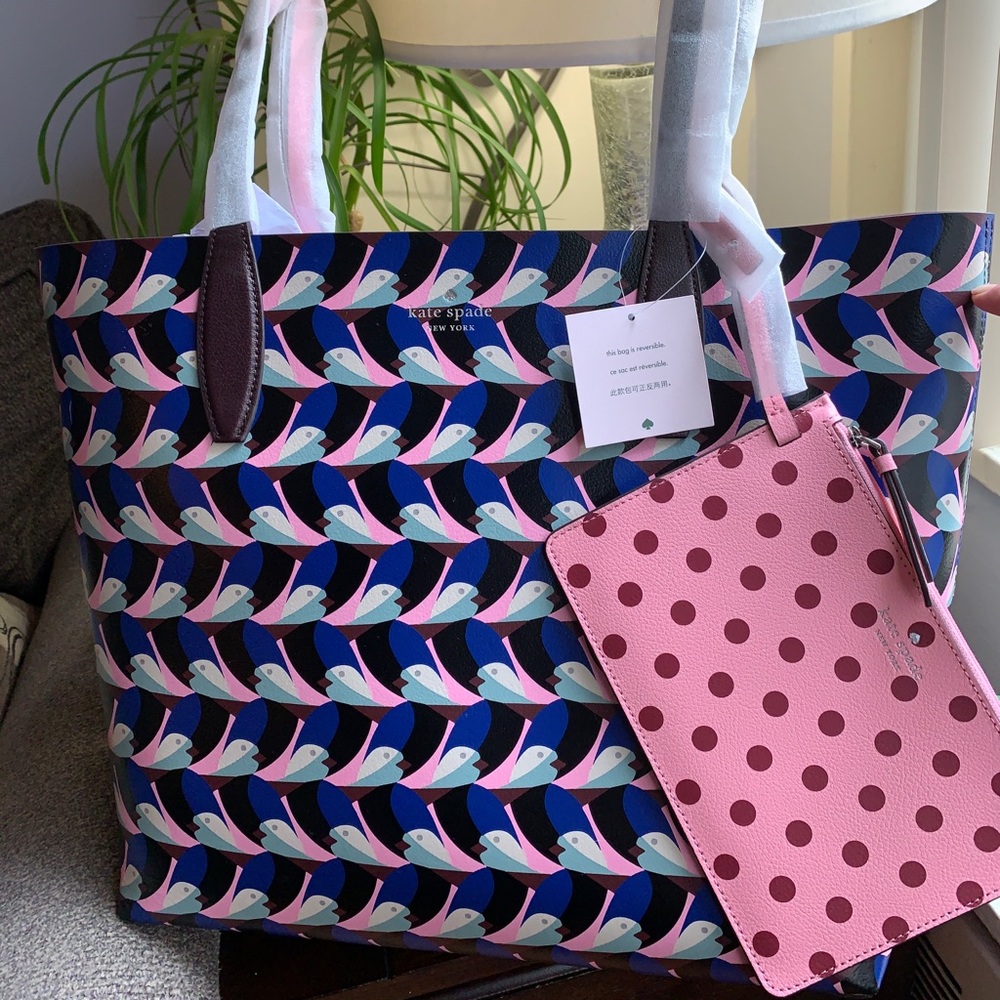 Limited edition 🔥Authentic Kate Spade Reversible leather tote/wristlet - Picture 3 of 8